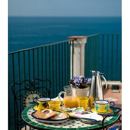 La Scogliera Couette-café *