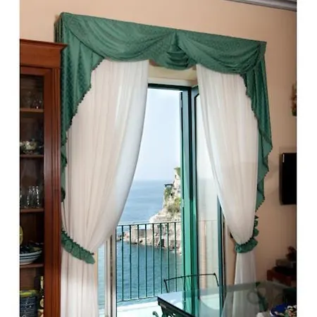 La Scogliera Couette-café Atrani